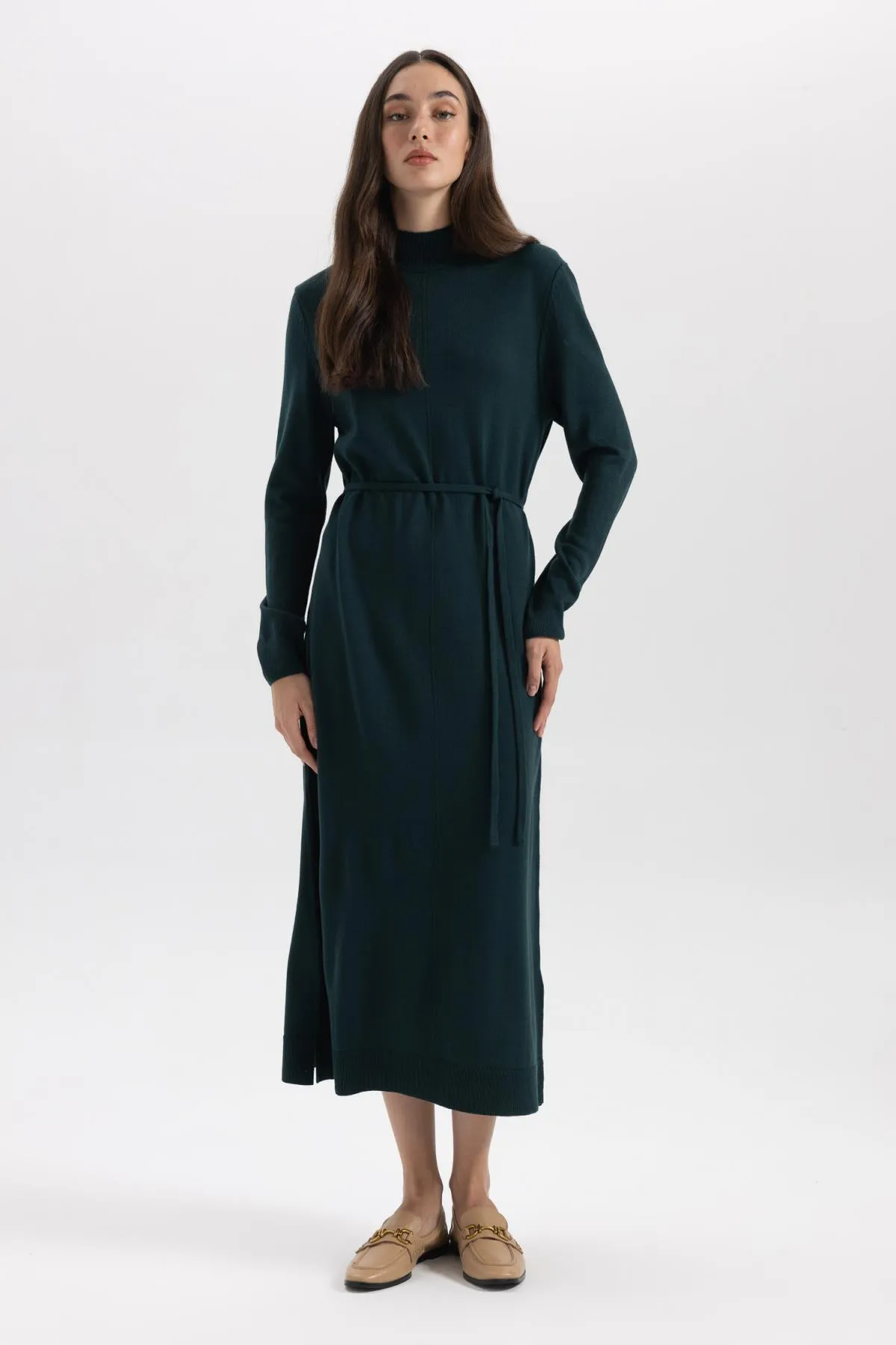 DeFacto  Maxi-Strickkleid mit halbem Rollkragen und langen Ärmeln A9807ax23wn