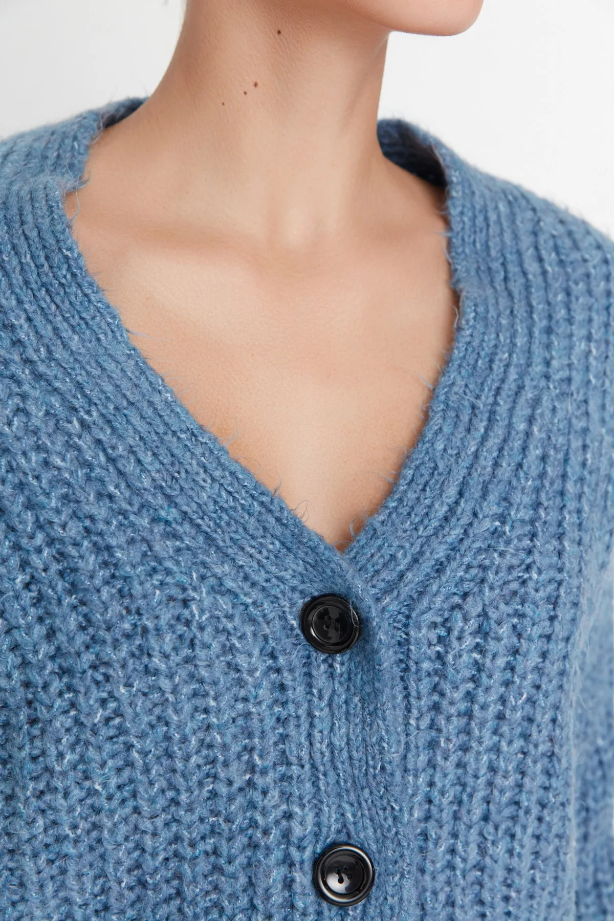 Trendyol Collection  Blaue Basic-Strickjacke mit weicher Struktur TWOAW20HI0214
