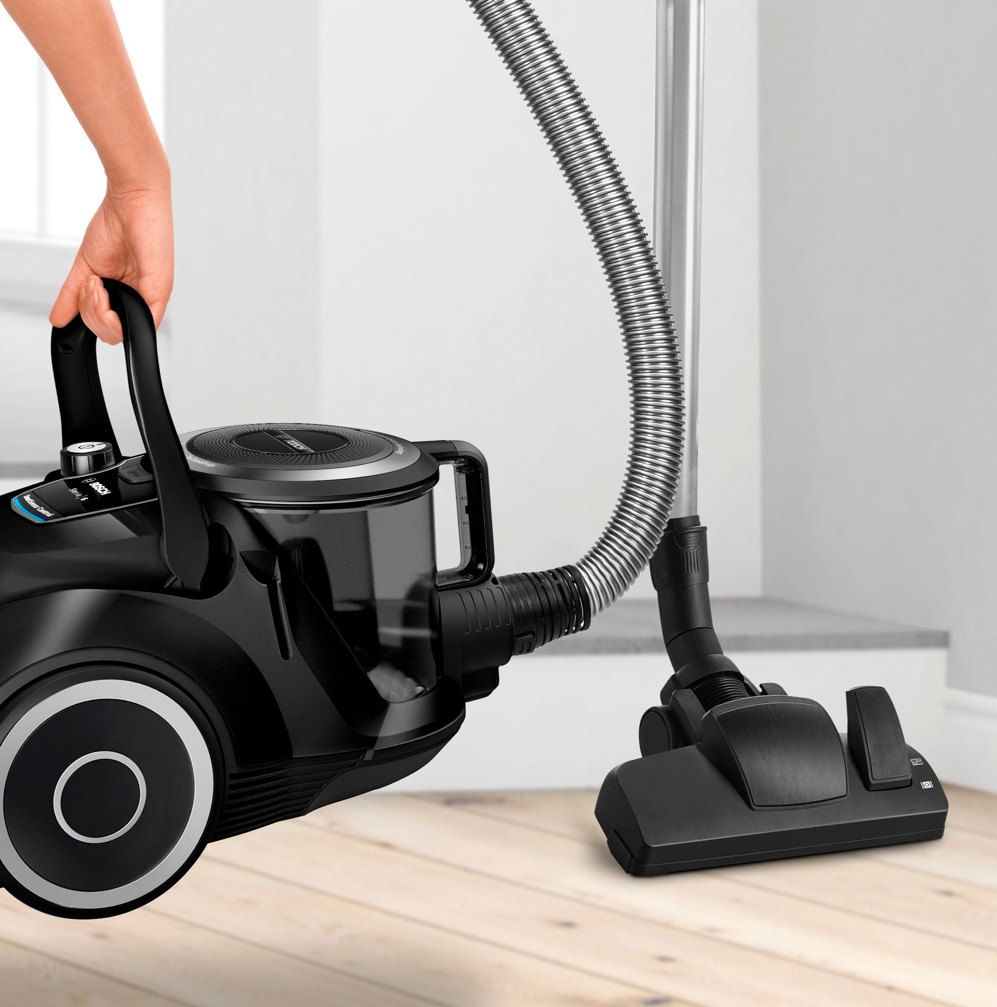 BOSCH Bodenstaubsauger BGC41XSIL, Serie 6, schwarz, 700 W, beutellos, extra leise (68 dB), langes Kabel