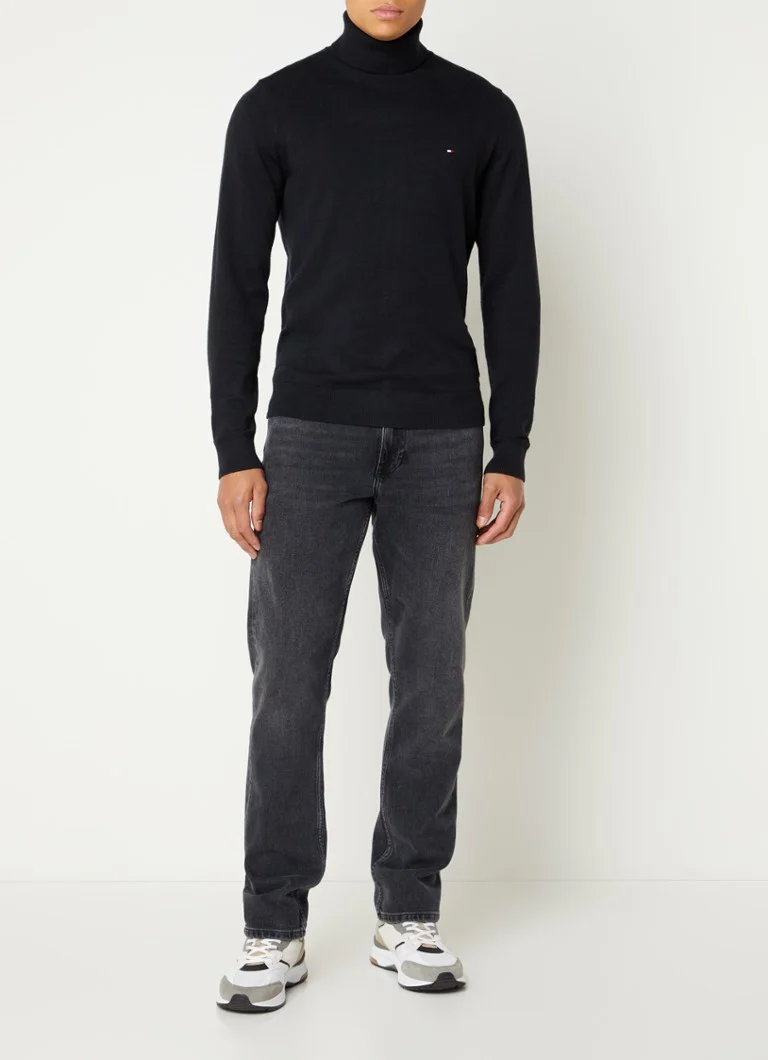 Tommy Hilfiger Fine-knit turtleneck in cashmere blend with logo embroidery