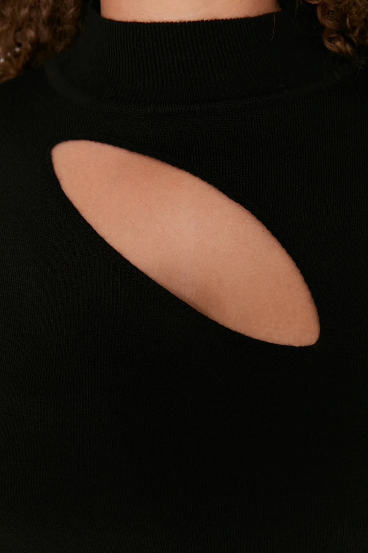 Trendyol Curve  Schwarzes Strickoberteil und -unterteil-Set mit Cut-Outs