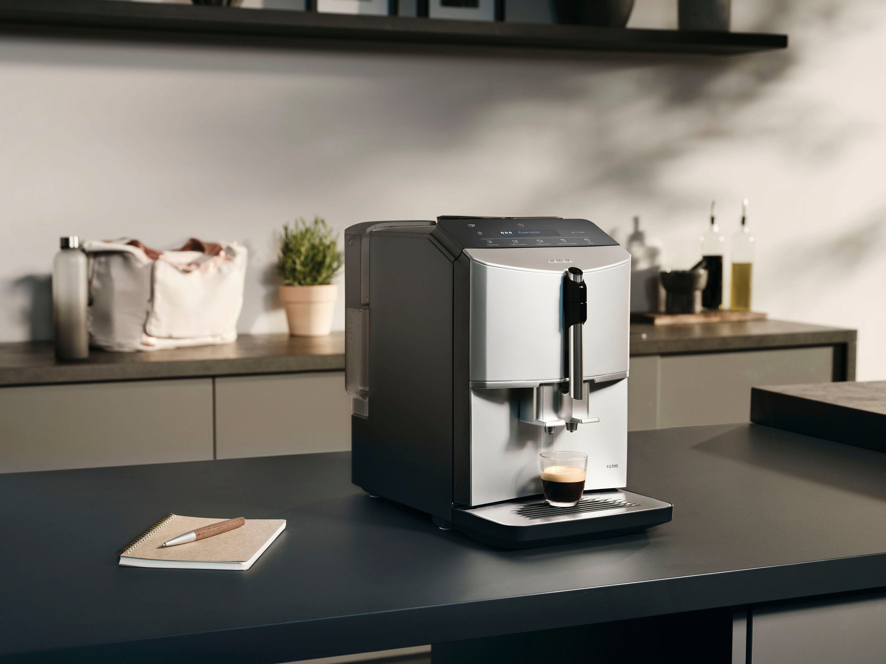 SIEMENS Kaffeevollautomat TF303E01, Daylight silver