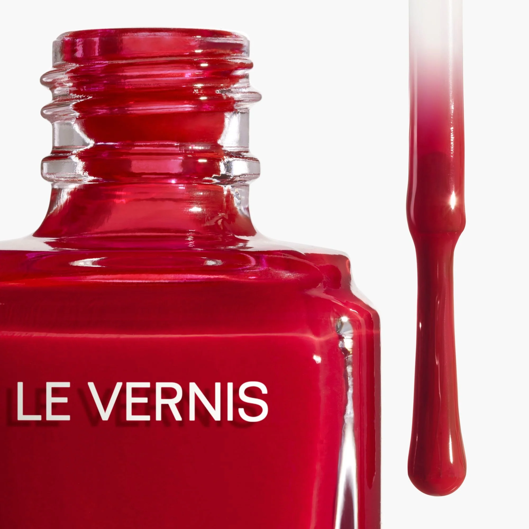 LE VERNIS - COLOR Y BRILLO DURADEROS