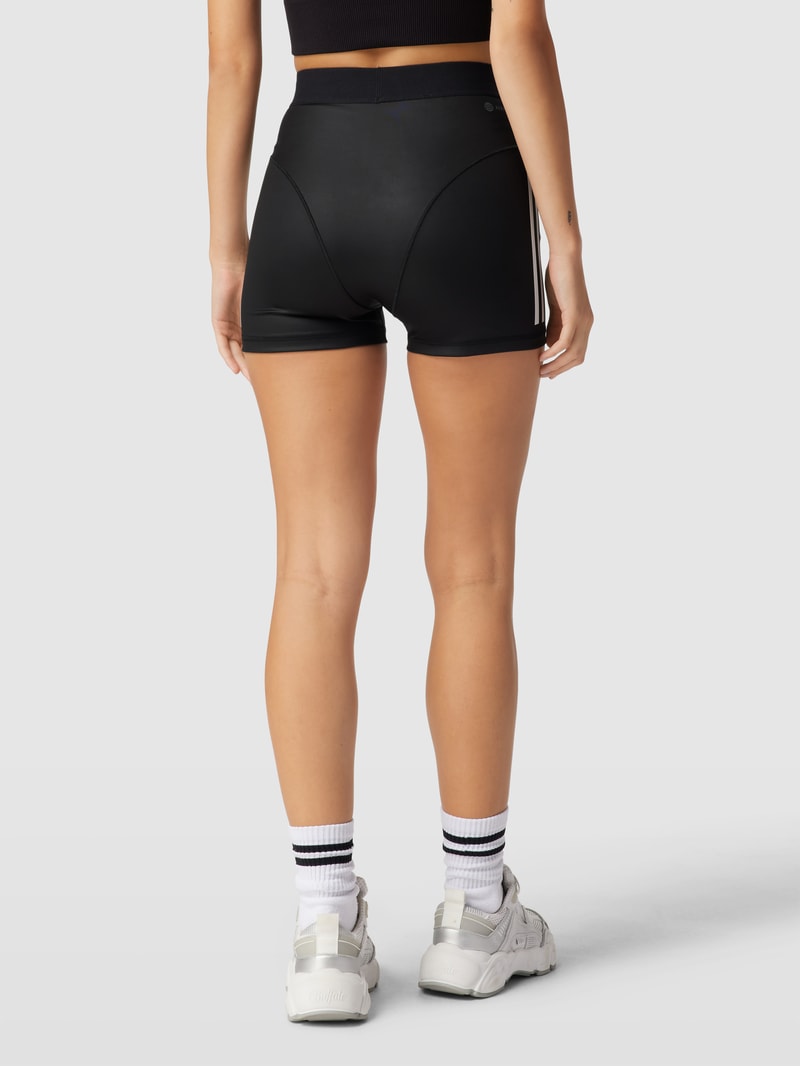 Shorts mit elastischem Bund in schwarz