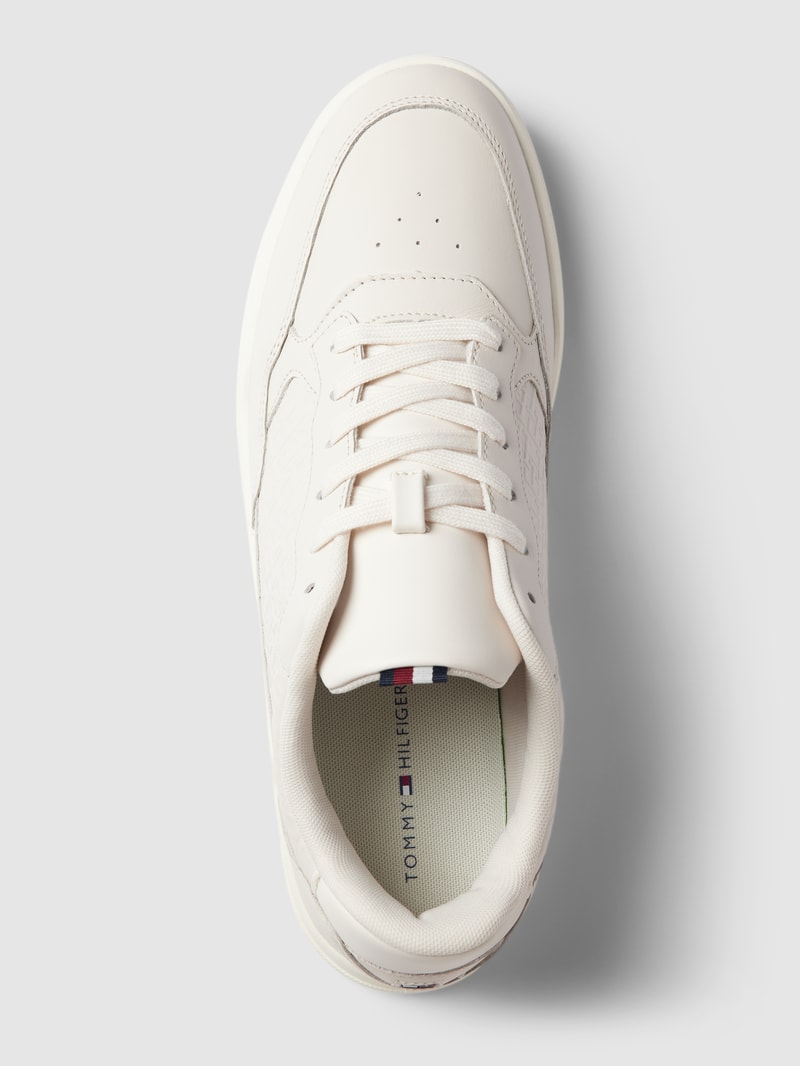 Sneaker aus Leder-Mix mit Label-Detail in weiß