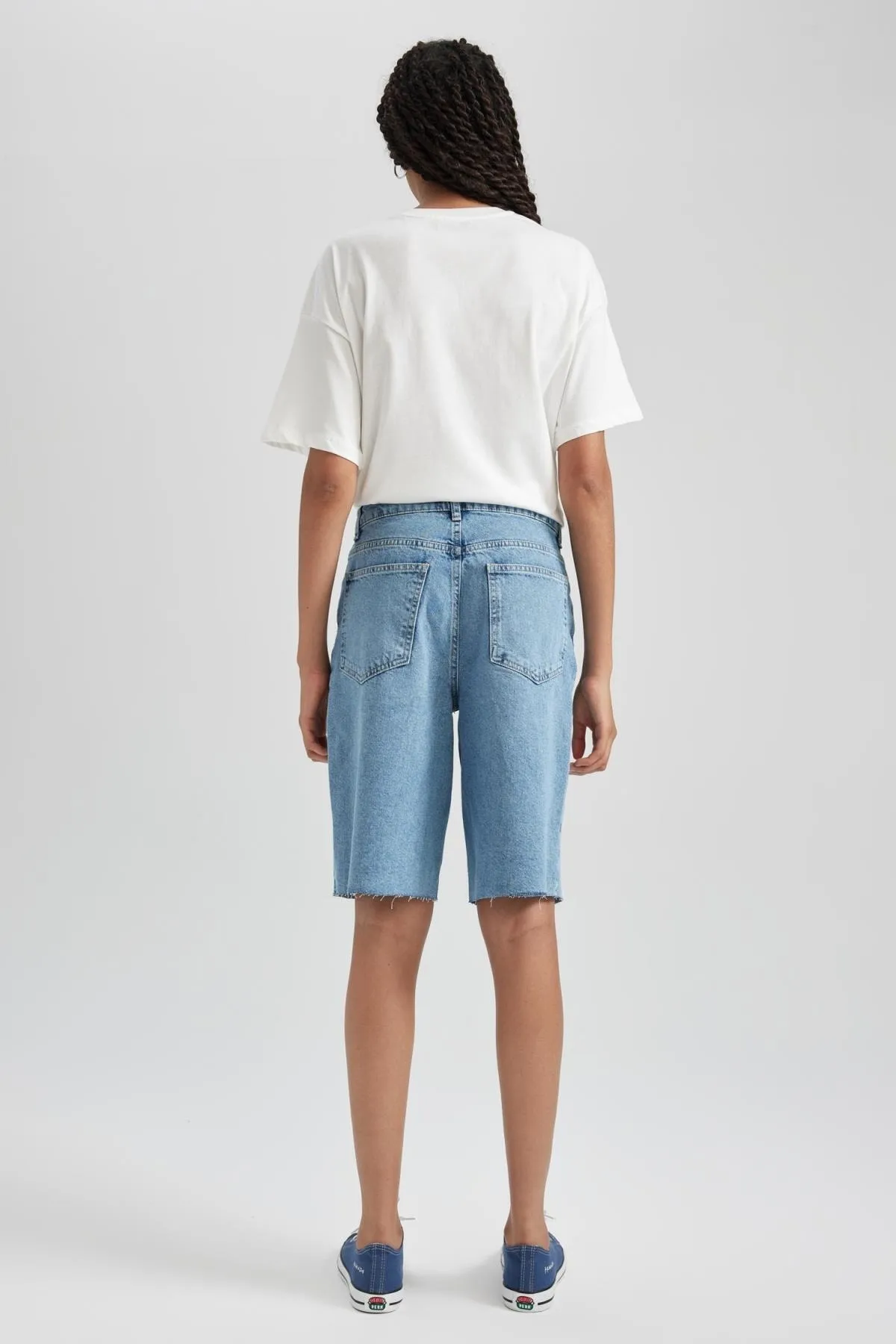DeFacto  Jeans mit normaler Taille, 100 % Baumwolle, Bermuda B1242ax23hs