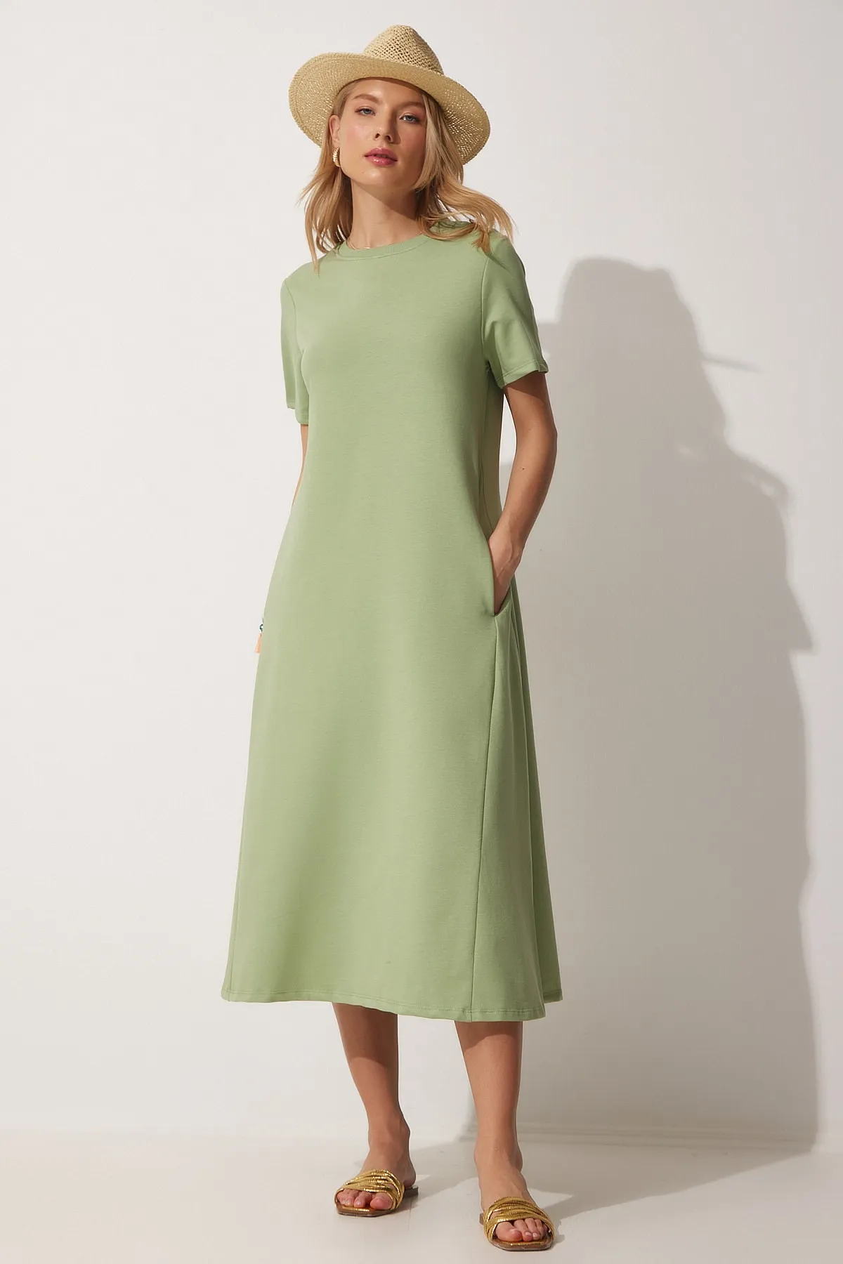 Happiness İstanbul  Grünes A-Linien-Sommerkleid für Damen aus gekämmter Baumwolle UB00060