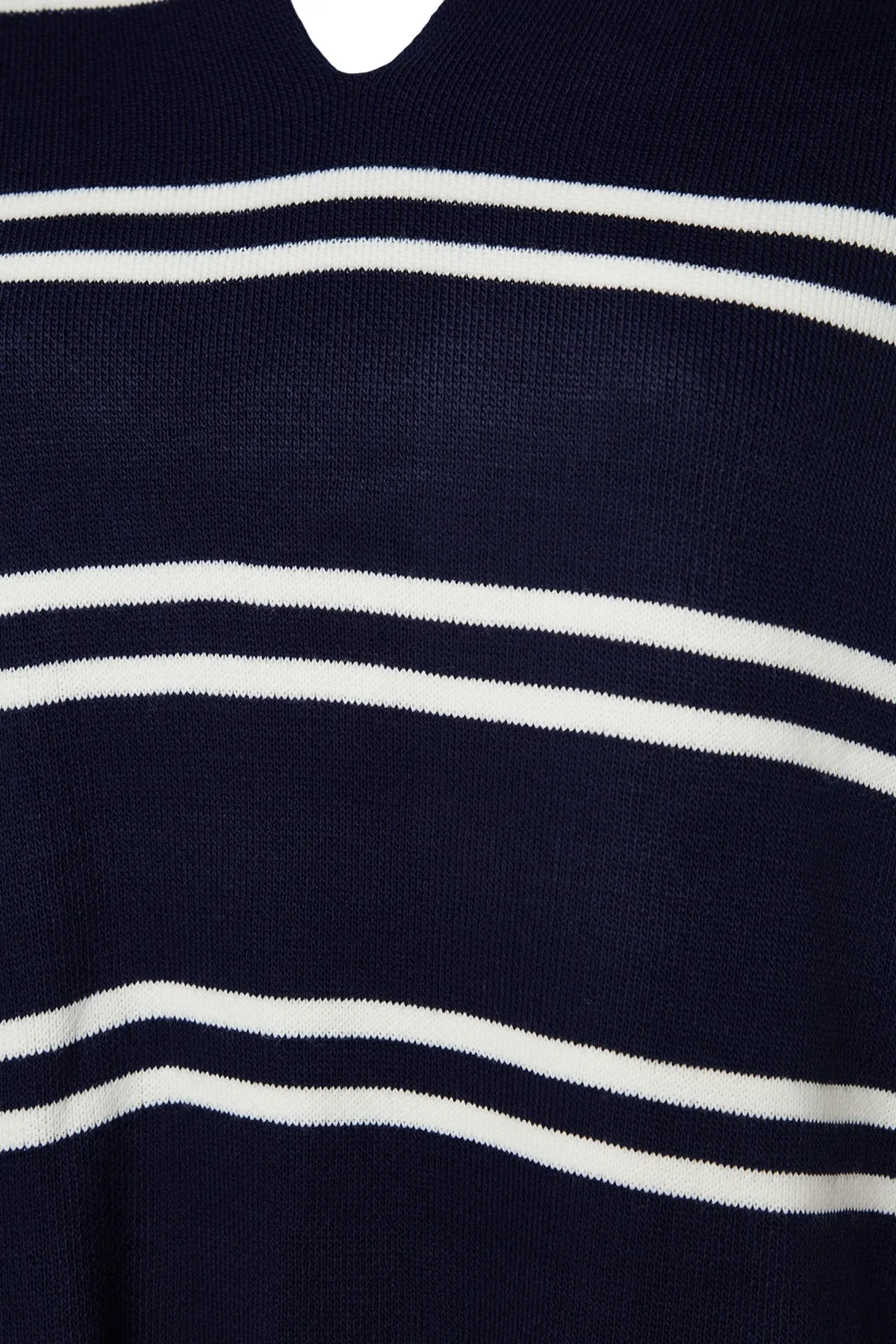Trendyol Curve  Marineblauer gestreifter Strickpullover TBBAW24AN00013
