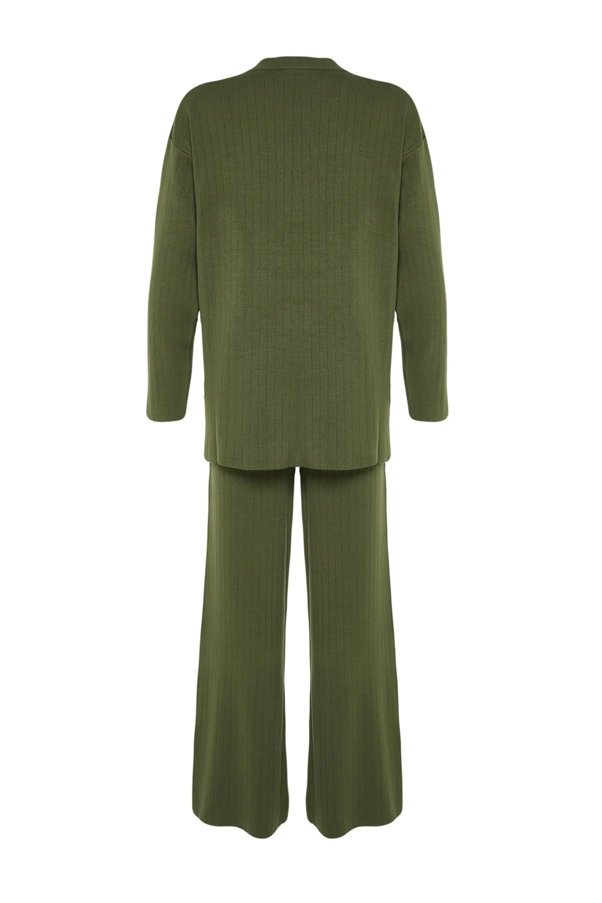 Trendyol Collection  Ölgrünes, weit geschnittenes Basic-Hose-Set aus Strickoberteil und -unterteil TWOAW23AU00255