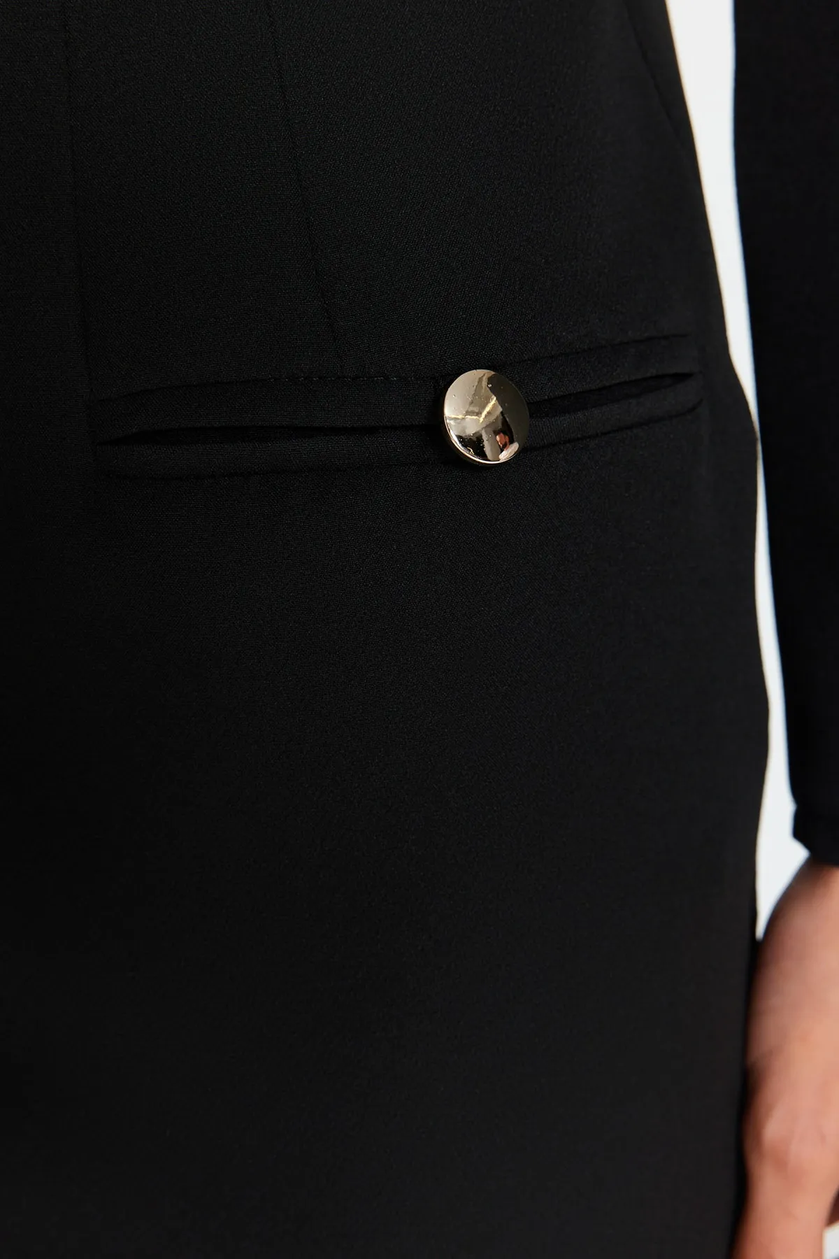 Trendyol Collection  Schwarzes, gewebtes Kleid mit Kragen und detailliertem Kragen TWOAW24EL00298