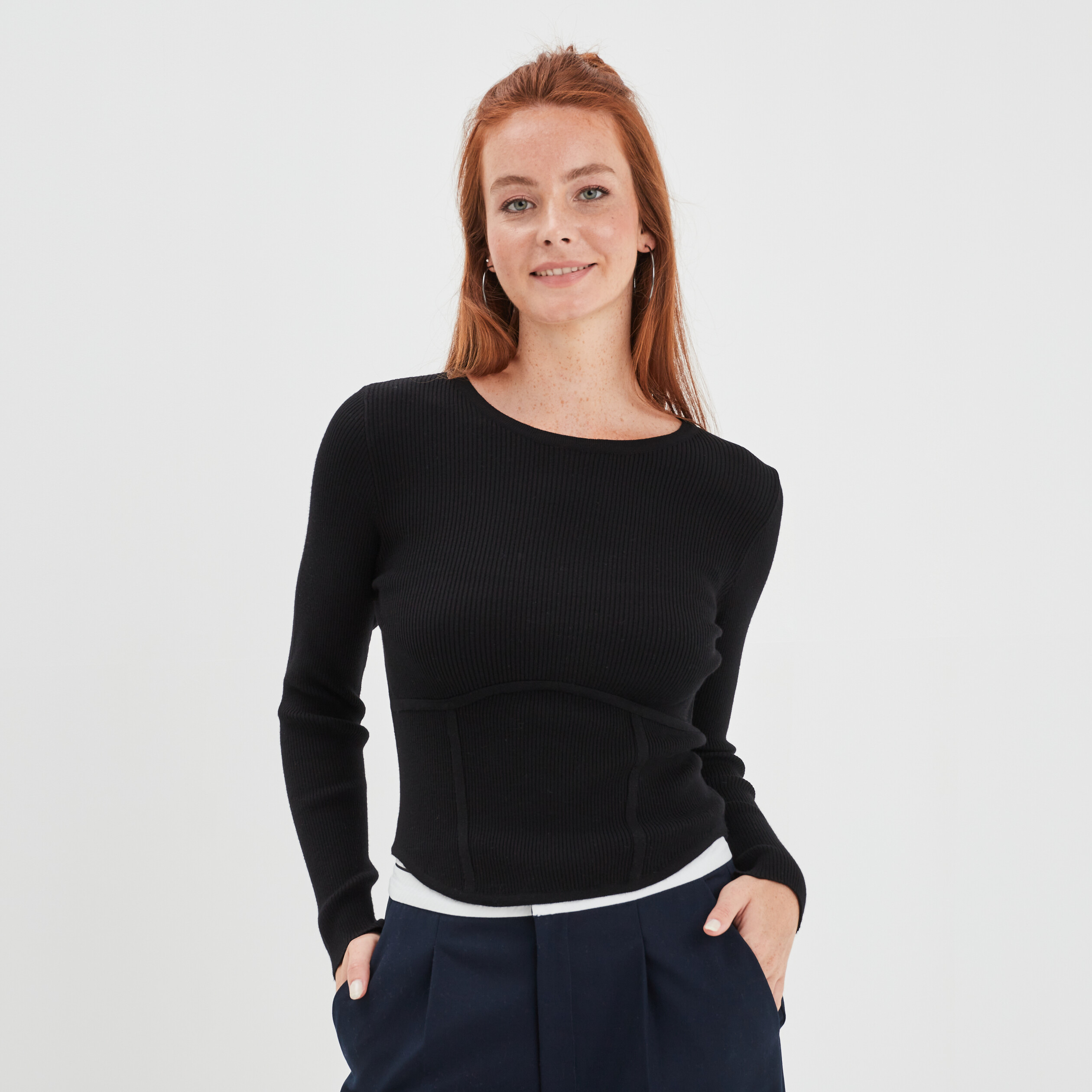 Pull esprit corset court Liberto noir femme | La Halle
