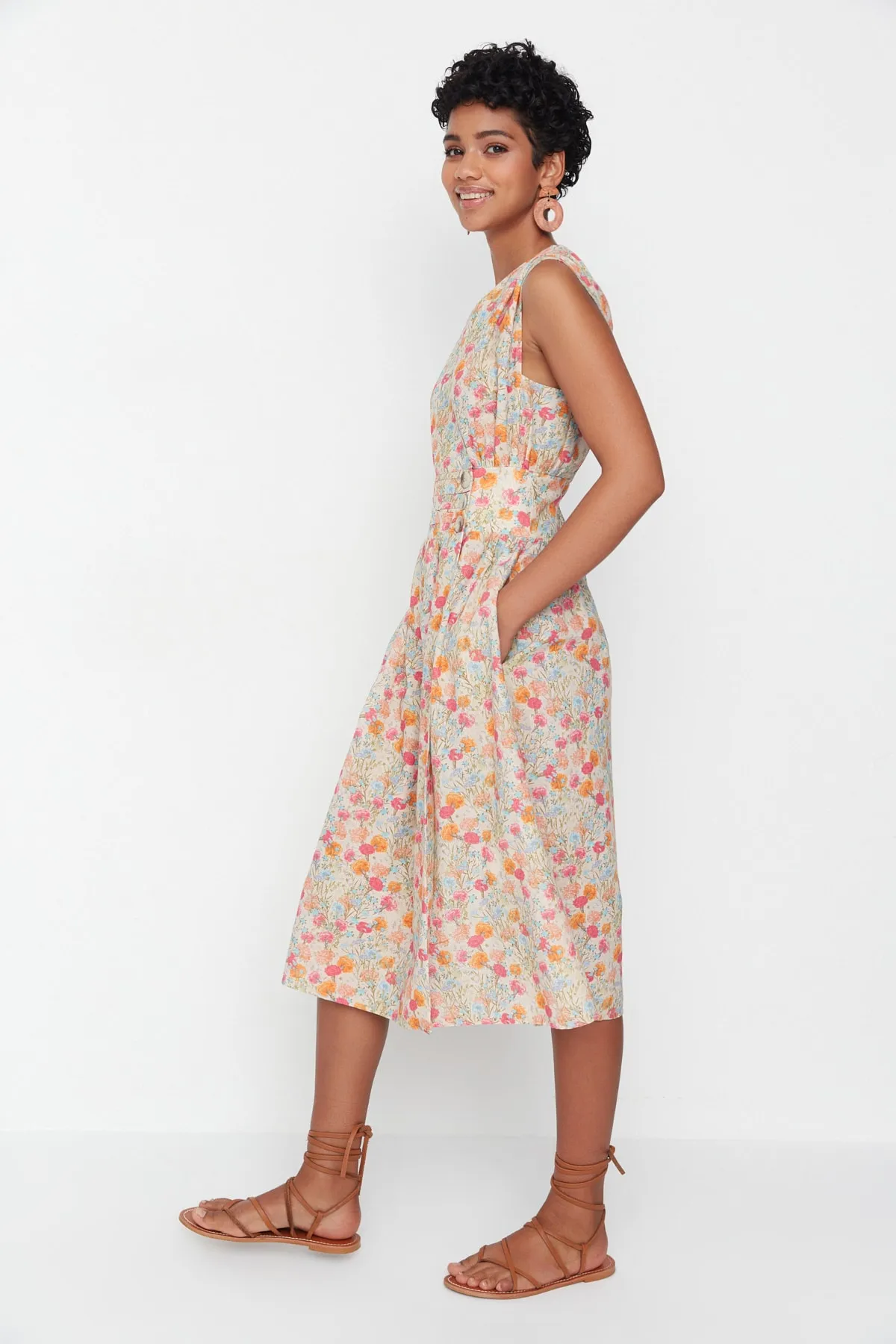 Trendyol Collection  Mehrfarbig gemustertes, zweireihiges, gewebtes Kleid mit Kragen TWOSS22EL00751