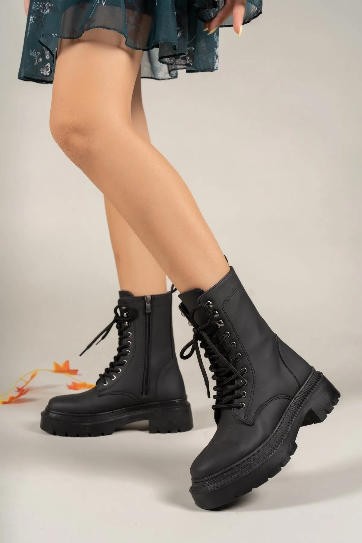 Riccon  Extra mattschwarze Damen-Stiefel mit Reißverschluss 0012299