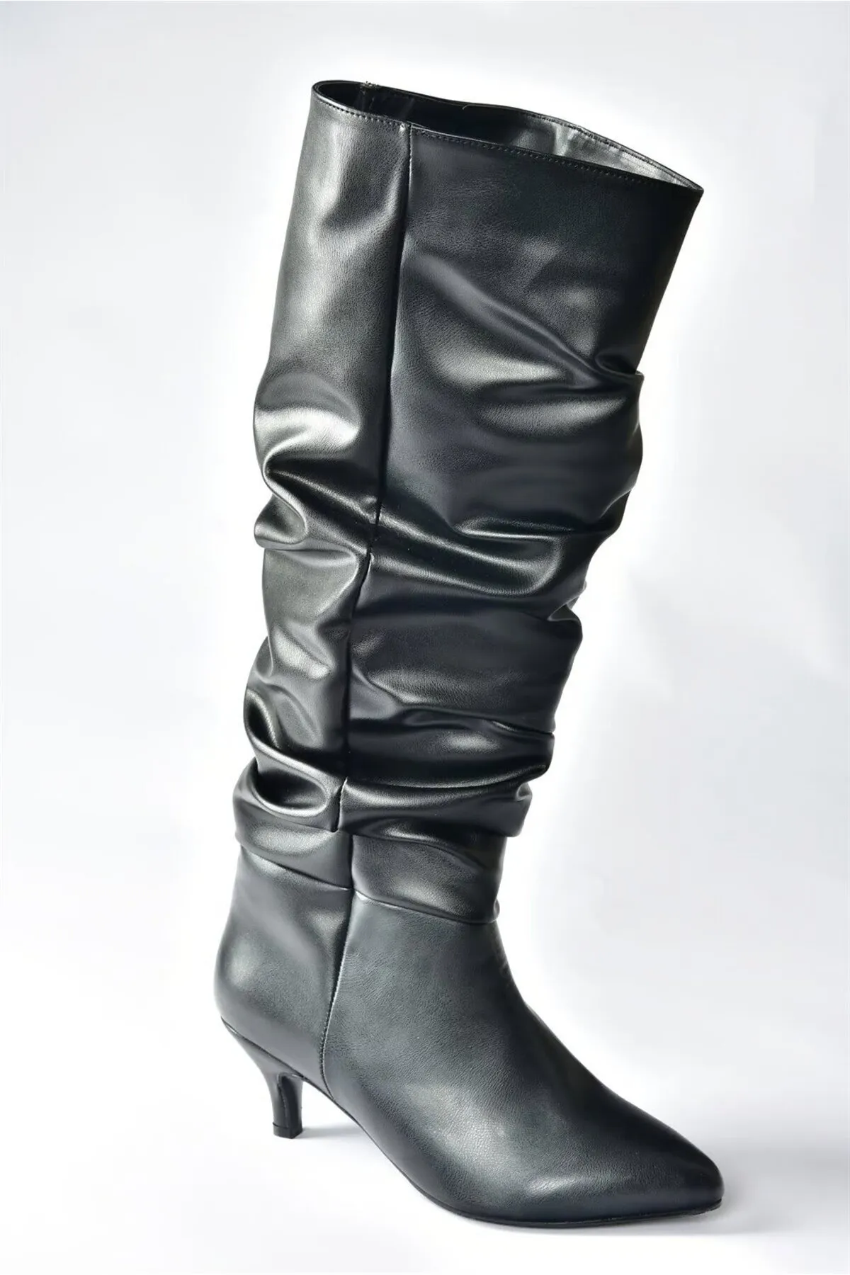 Fox Shoes  Schwarze Damenstiefel mit niedrigem Absatz und Kordelzug, N372665109