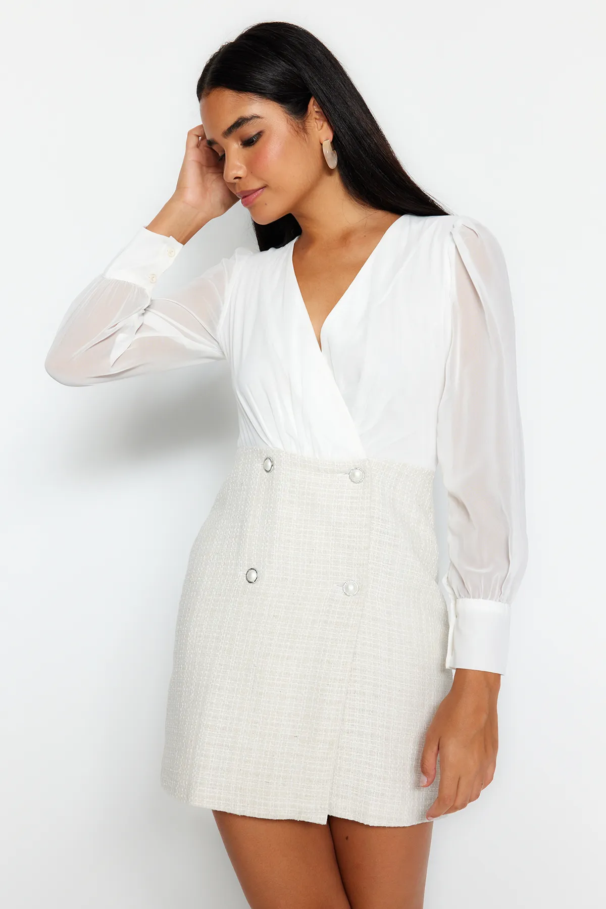 Trendyol Collection  Ecru Zweireihiges, gefüttertes Mini-Jackenkleid mit V-Ausschnitt und Webjacke TWOAW24EL00659