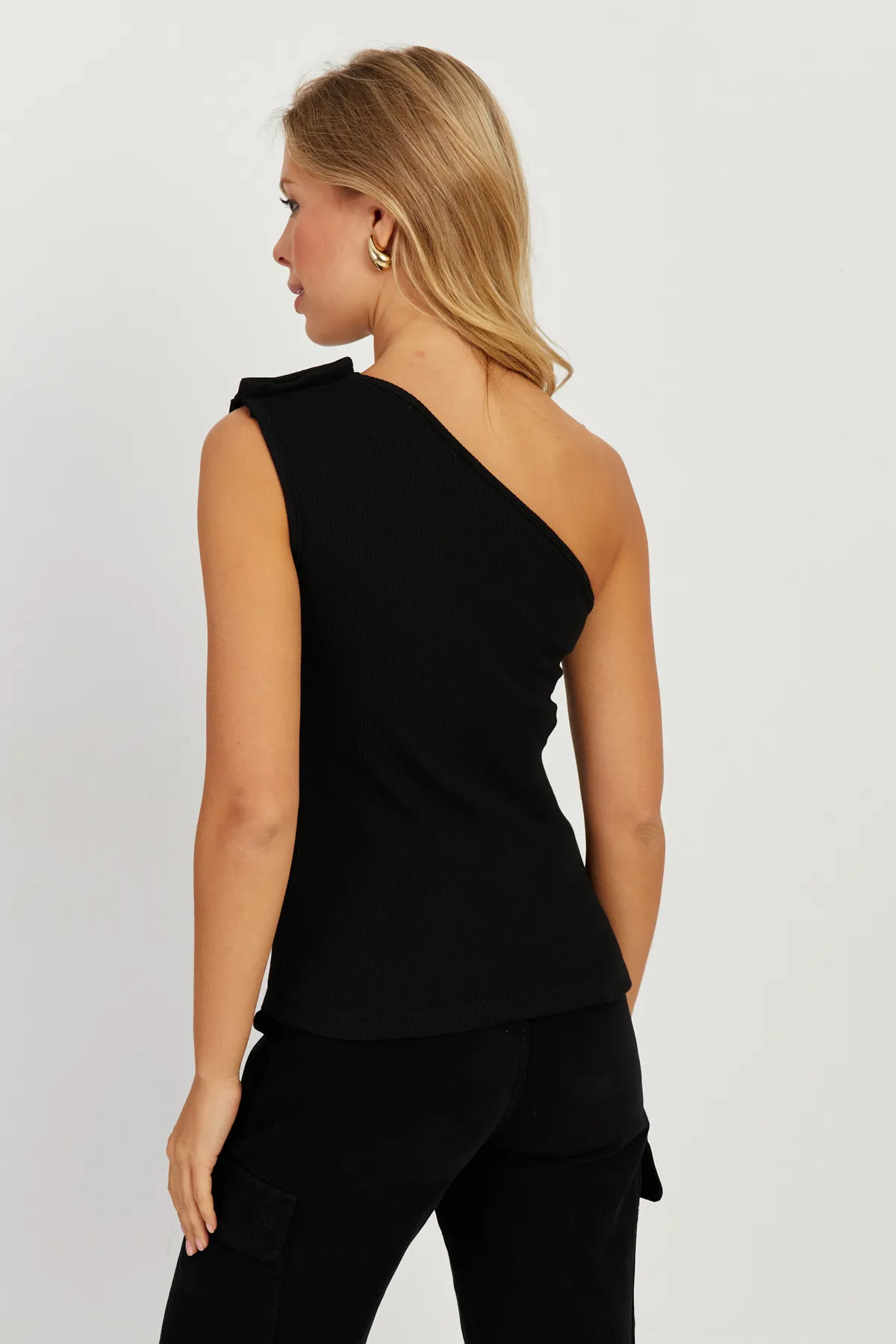 Cool & Sexy  Schwarze asymmetrische Camisole-Bluse mit Knopfdetail für Damen EY2711