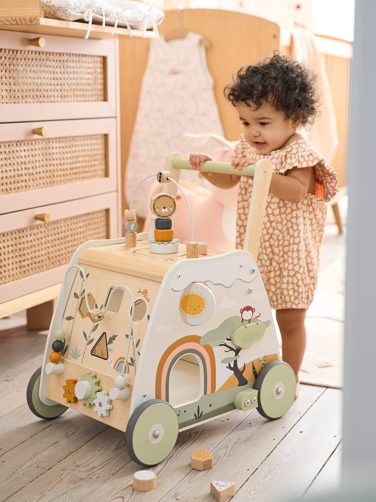 Chariot de marche multi-activités Tanzanie en bois FSC® vert