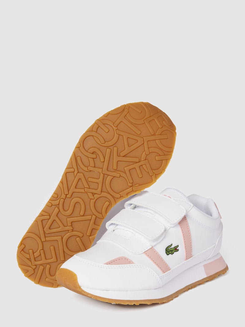 Sneaker mit Brand-Stitching Modell 'PARTNER 0121 1 SUC' in weiß