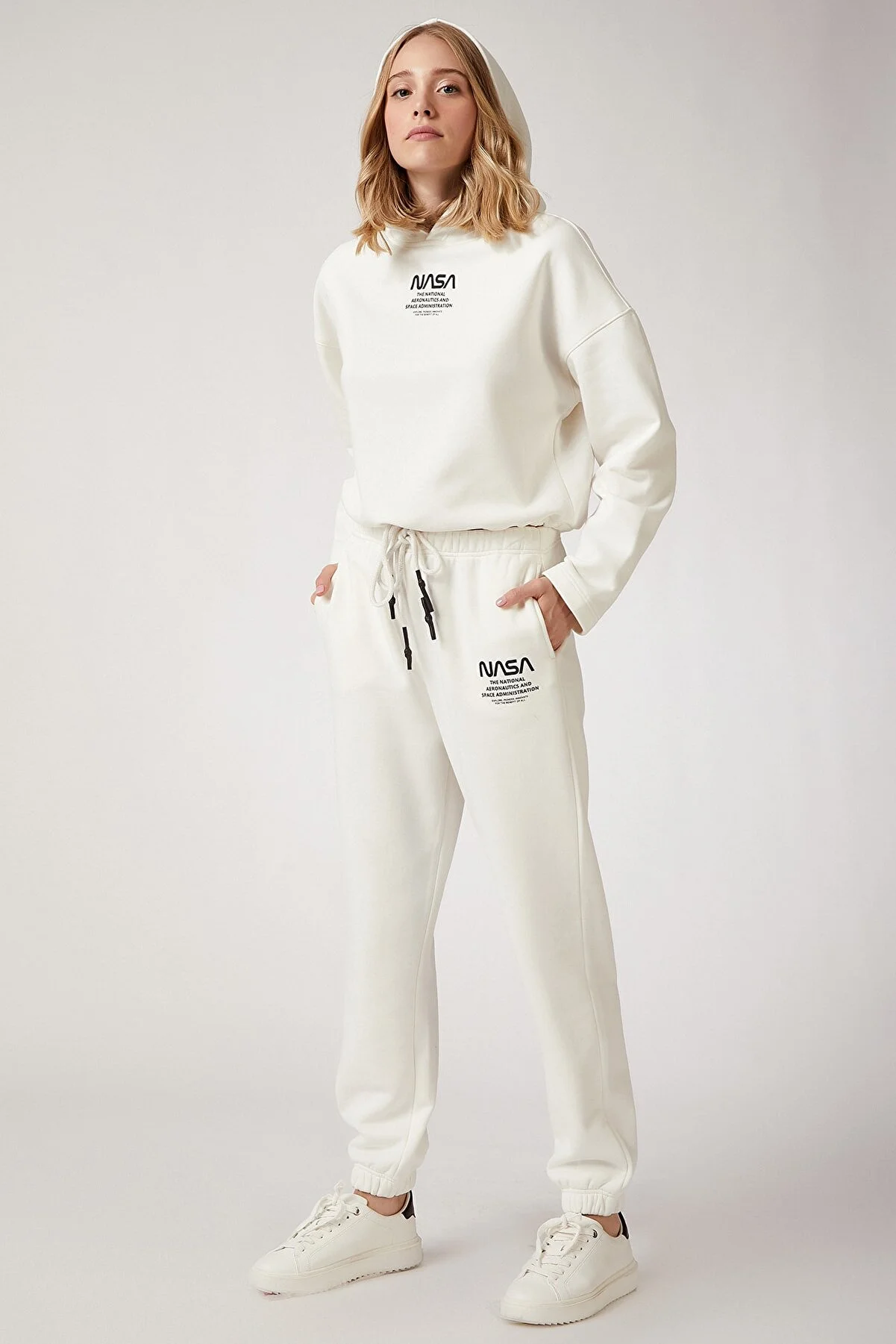 Happiness İstanbul  Trainingsanzug-Set aus ecrufarbenem Fleece mit Aufdruck für Damen DD00730