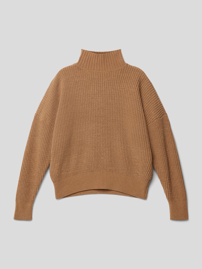 Strickpullover mit Stehkragen in camel