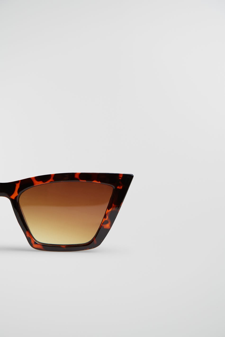 Sharp cateye sunglasses