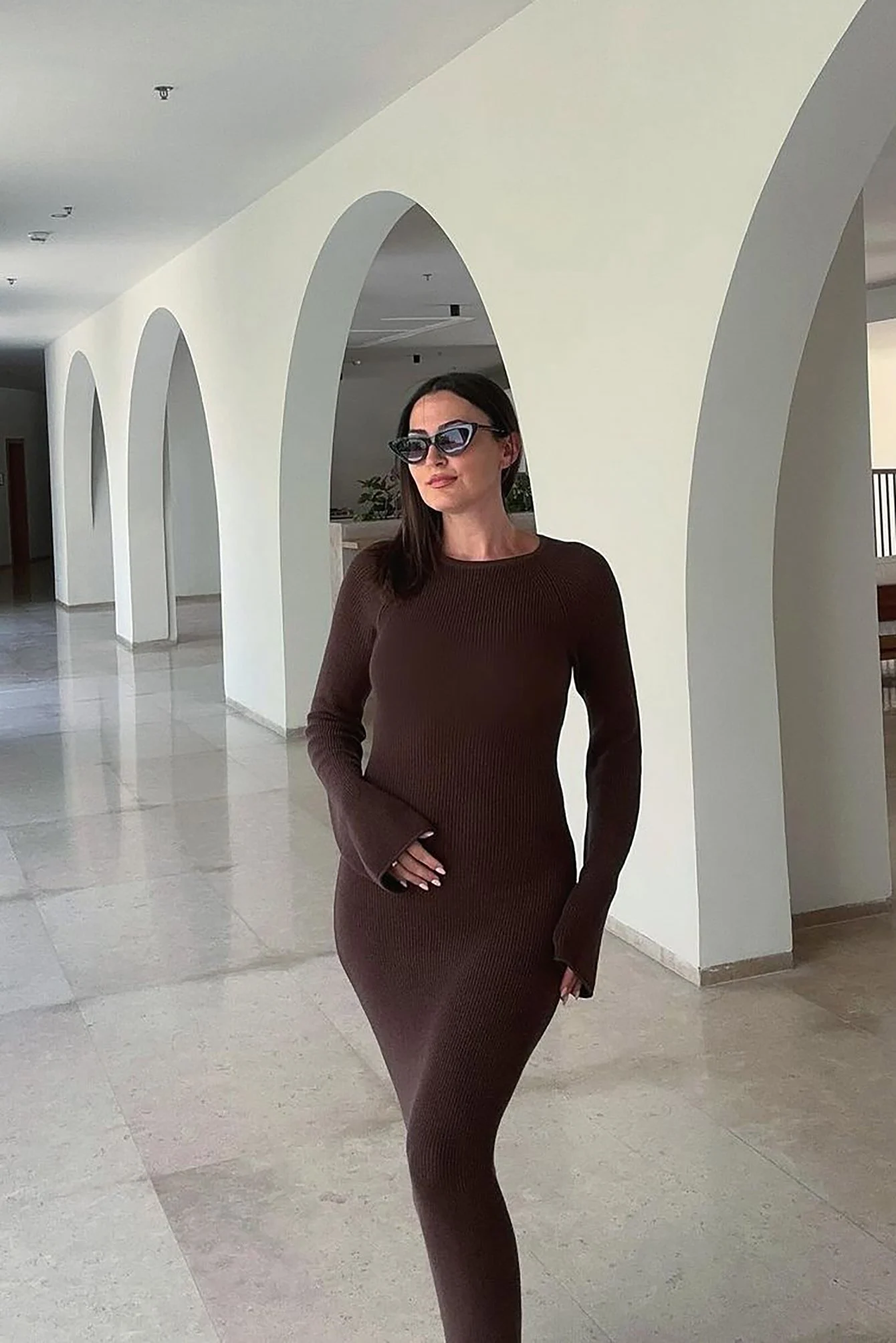 Kleid mit offenem gekreuztem Rücken