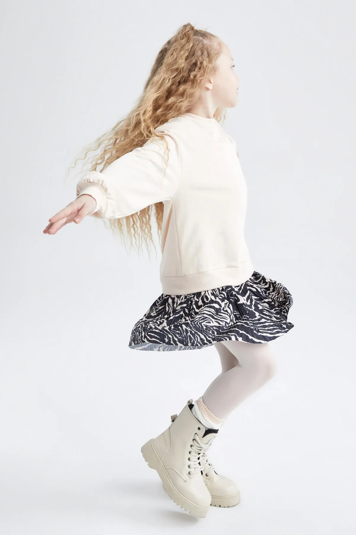 DeFacto  Mädchen-Sweatkleid mit Rundhalsausschnitt Z1235a622wn