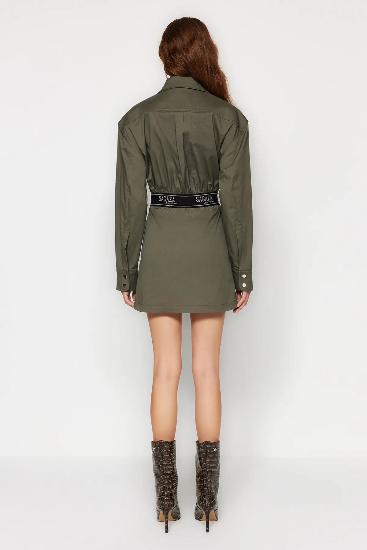 Trendyol Collection  X Sagaza Studio Khaki-Popeline-Kleid mit elastischer Taille TCLAW24EL00007