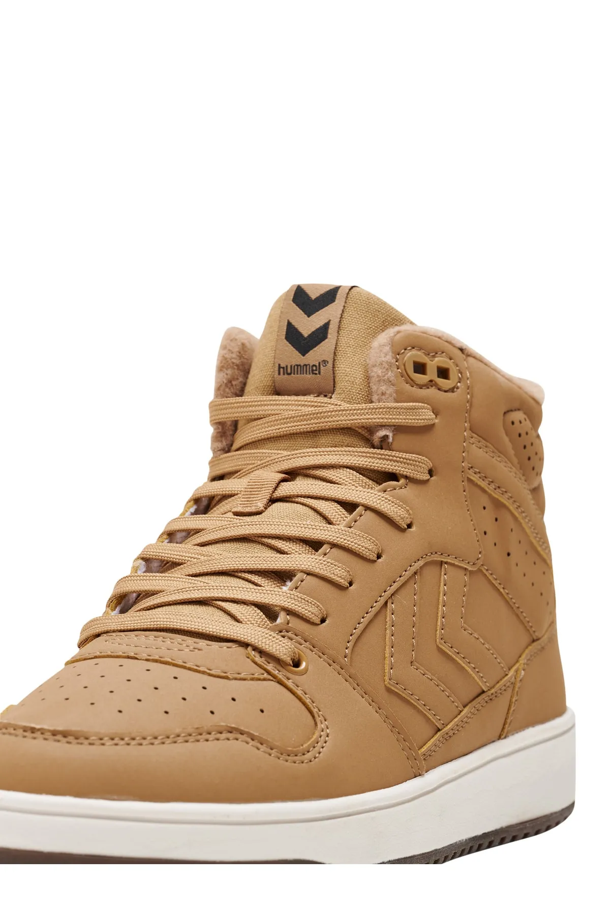hummel  ST. POWER SPIELT MITTEN IM WINTER