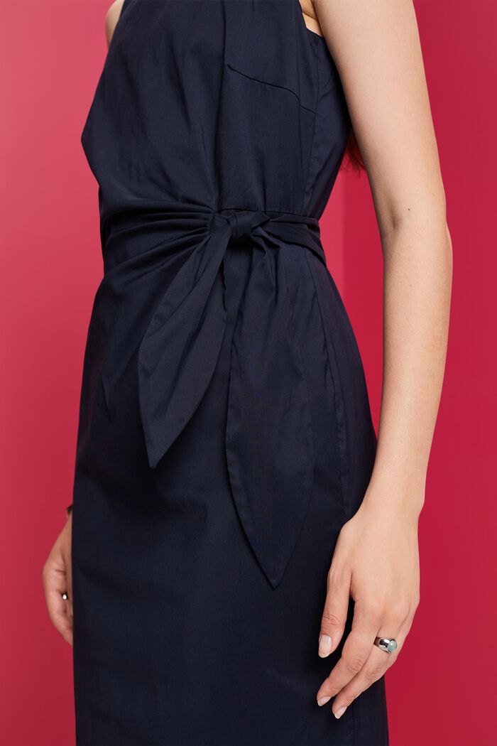 Bleistiftkleid mit Knotendetail