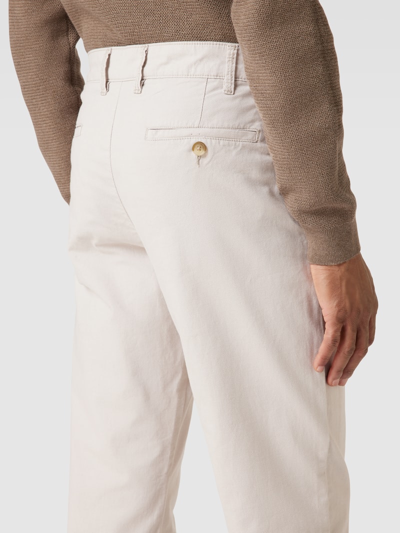 Hose mit Strukturmuster in sand