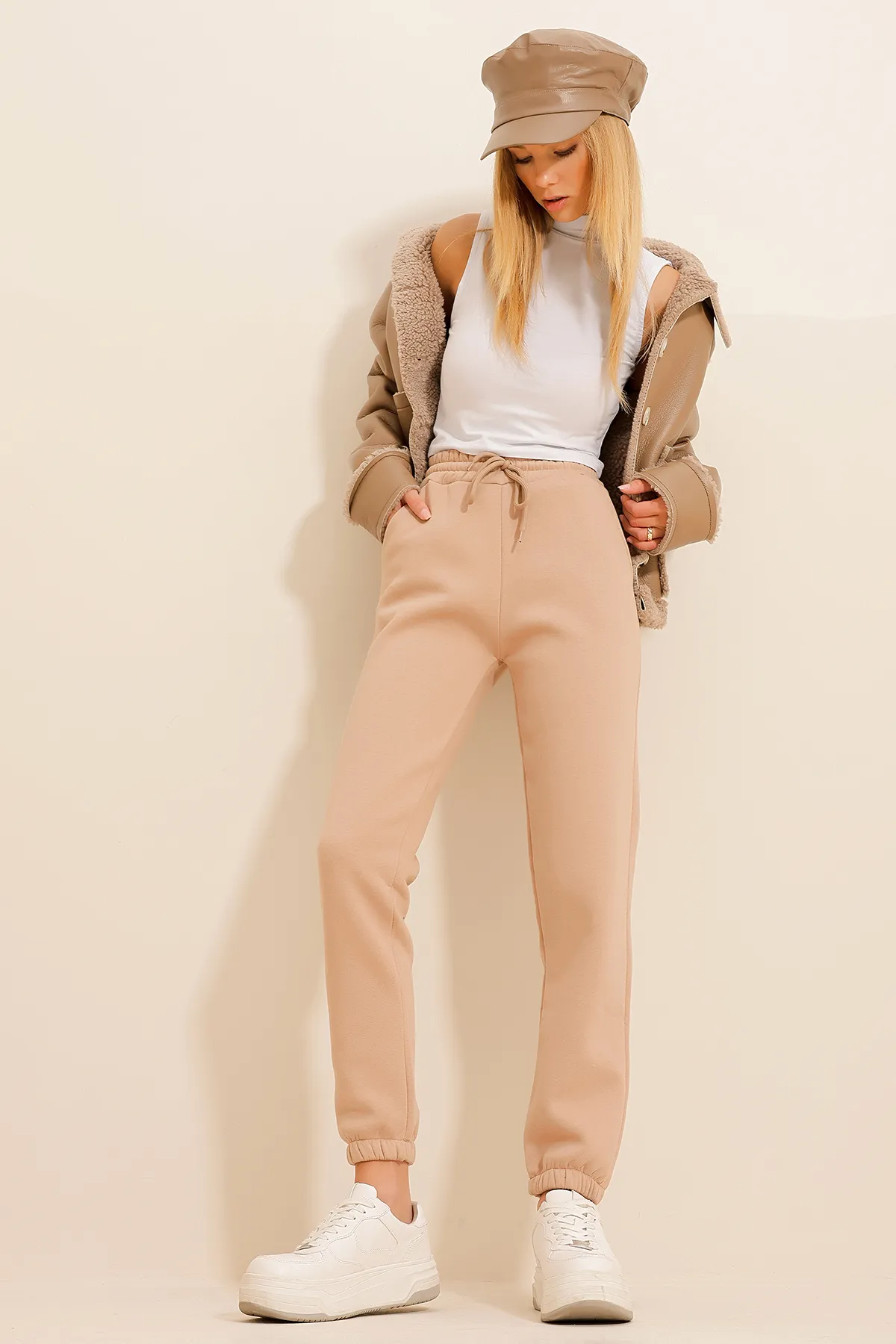 Trend Alaçatı Stili  Jogginghose - Beige - Straight