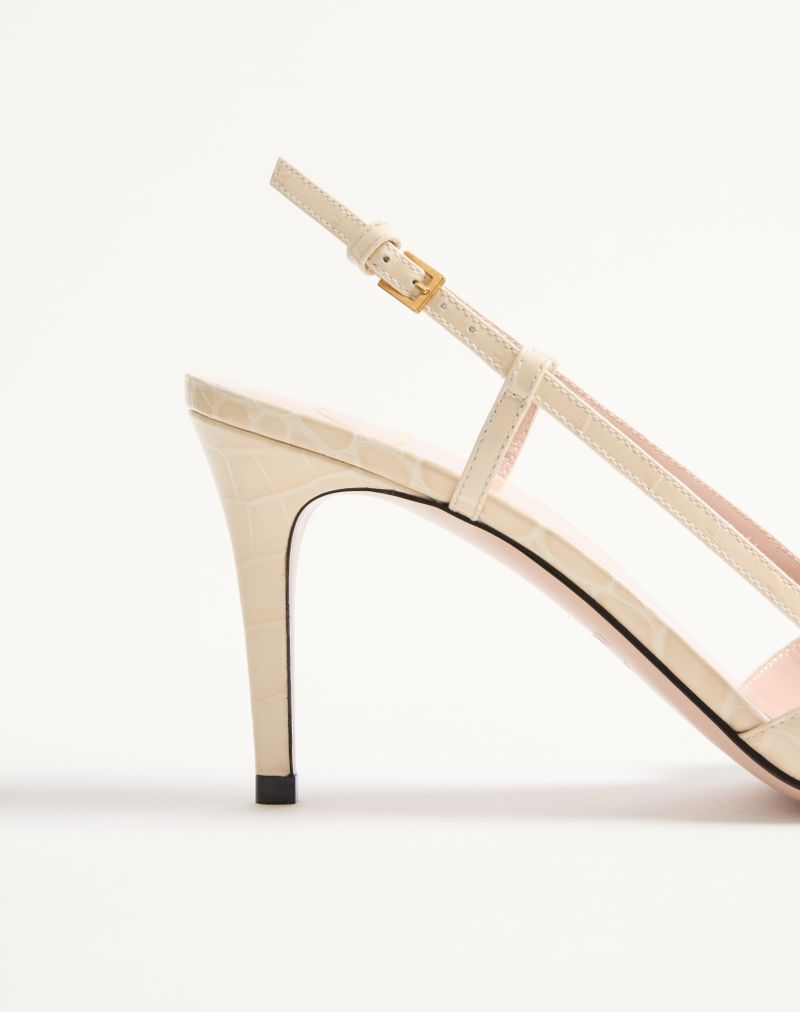 Sapato de salto slingback de 80 mm em couro de bezerro com estampa da assinatura VLogo.