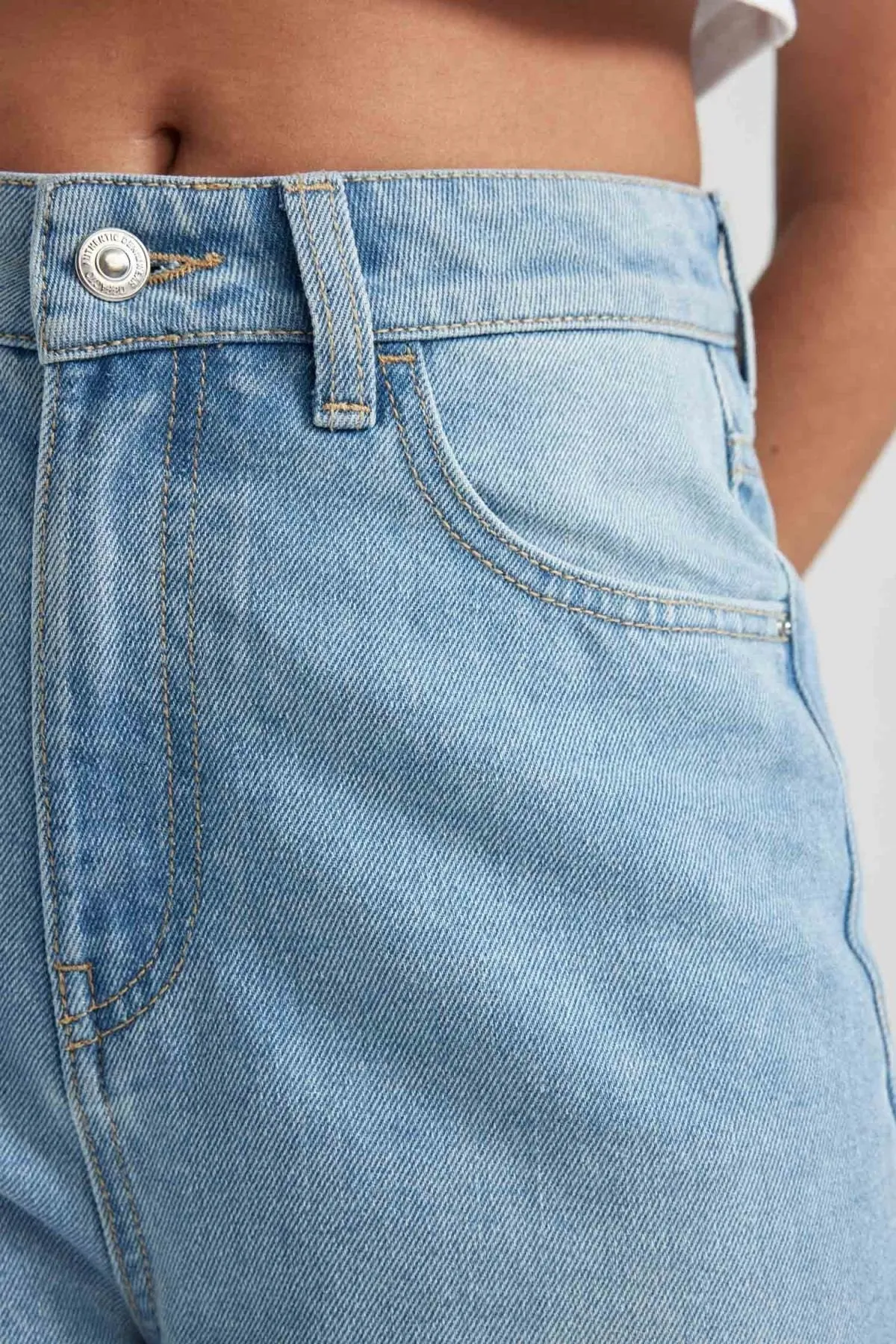 DeFacto  90er-Jahre-Jeans mit weitem Bein, hoher Taille und weitem Bein