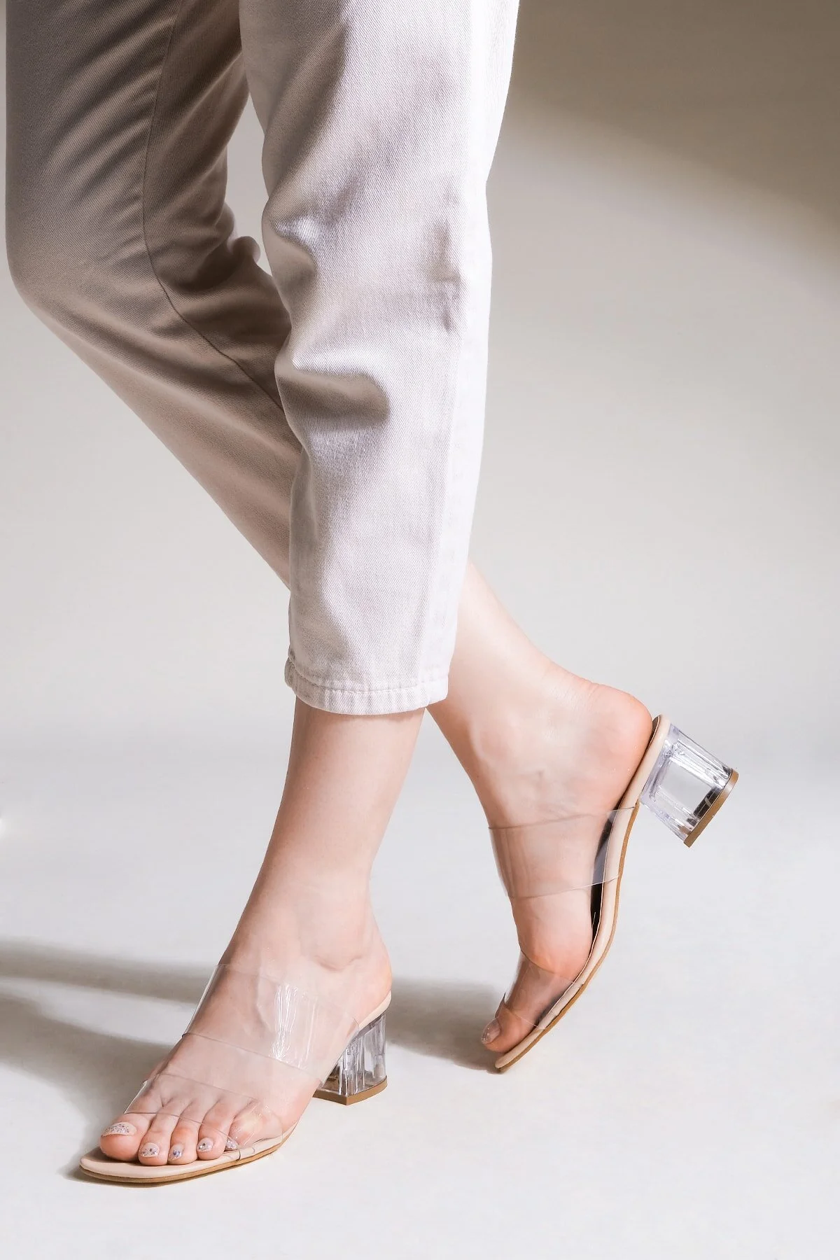 Marjin  Transparente Hausschuhe mit transparentem Absatz und Band für Damen Yesva Beige