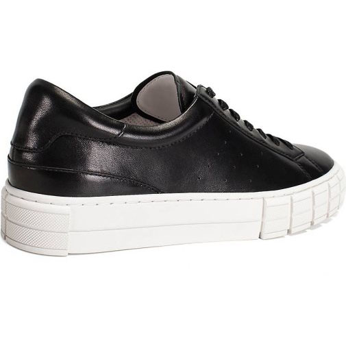 ekonika Sneaker mit Kontrast-Plateausohle