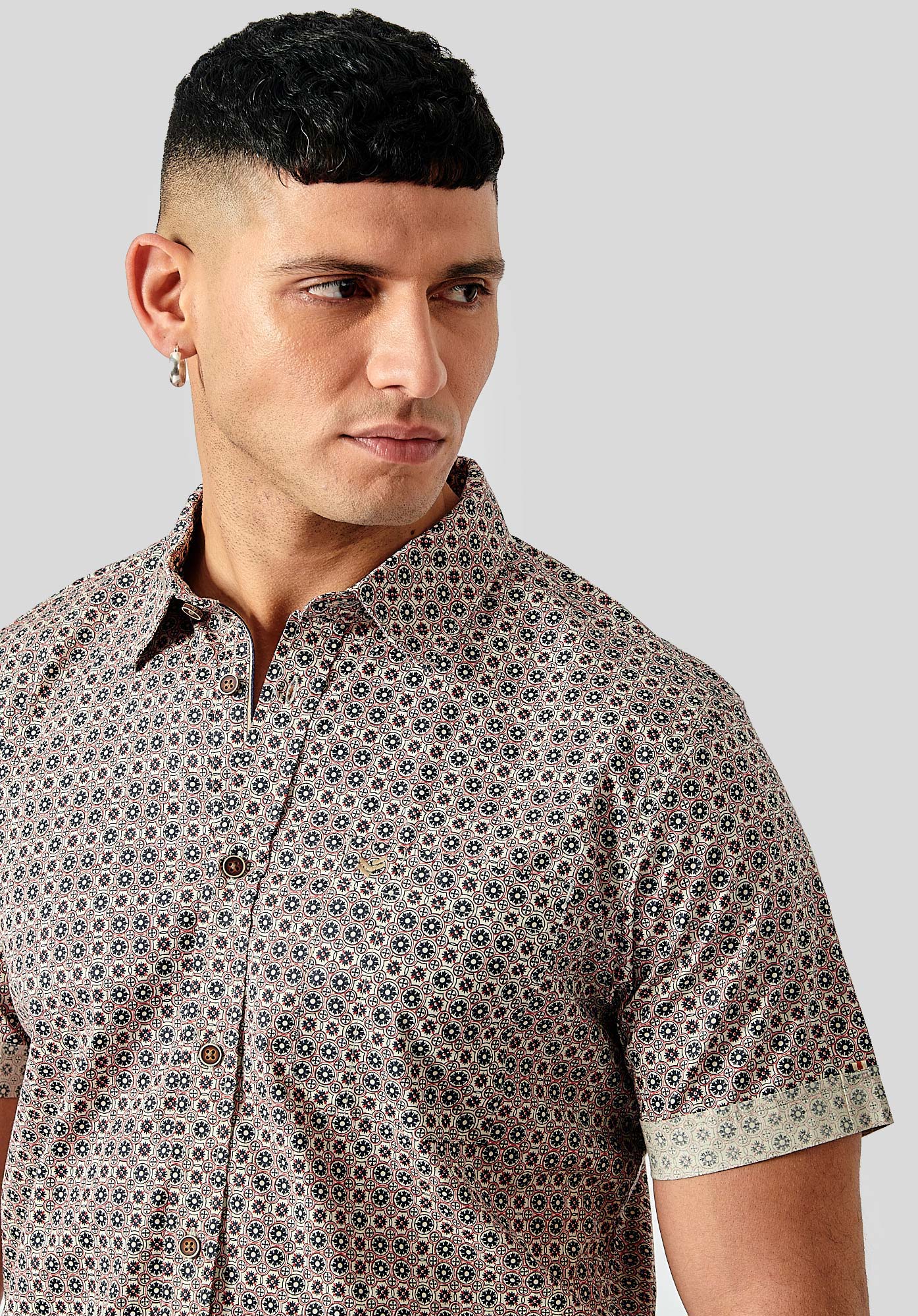 RIBET  Chemise beige fleurie homme
