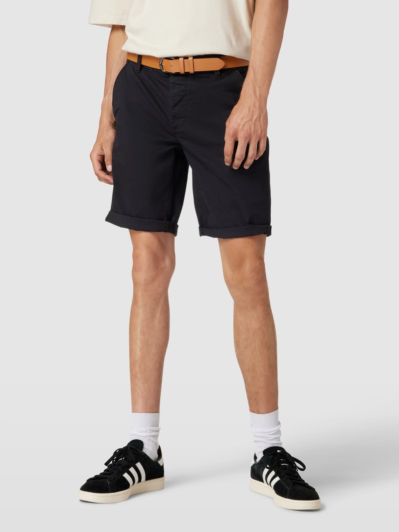 Chinoshorts inklusive Gürtel Modell 'Mike' in schwarz