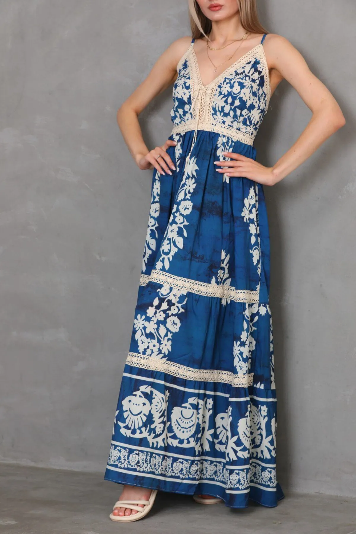 BİKELİFE  Damen Sommerkleid mit Blumenmuster, dünnen Trägern und Strickdetails