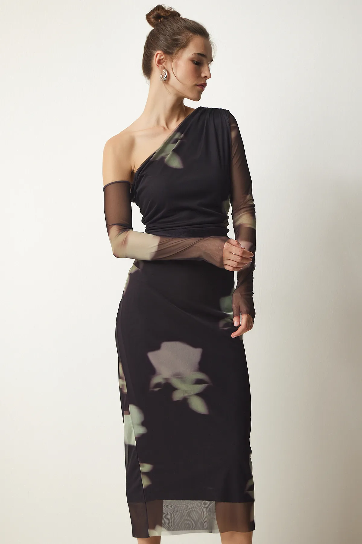 Happiness İstanbul  Schwarzes One-Shoulder-Chiffonkleid mit Muster für Damen DP00192