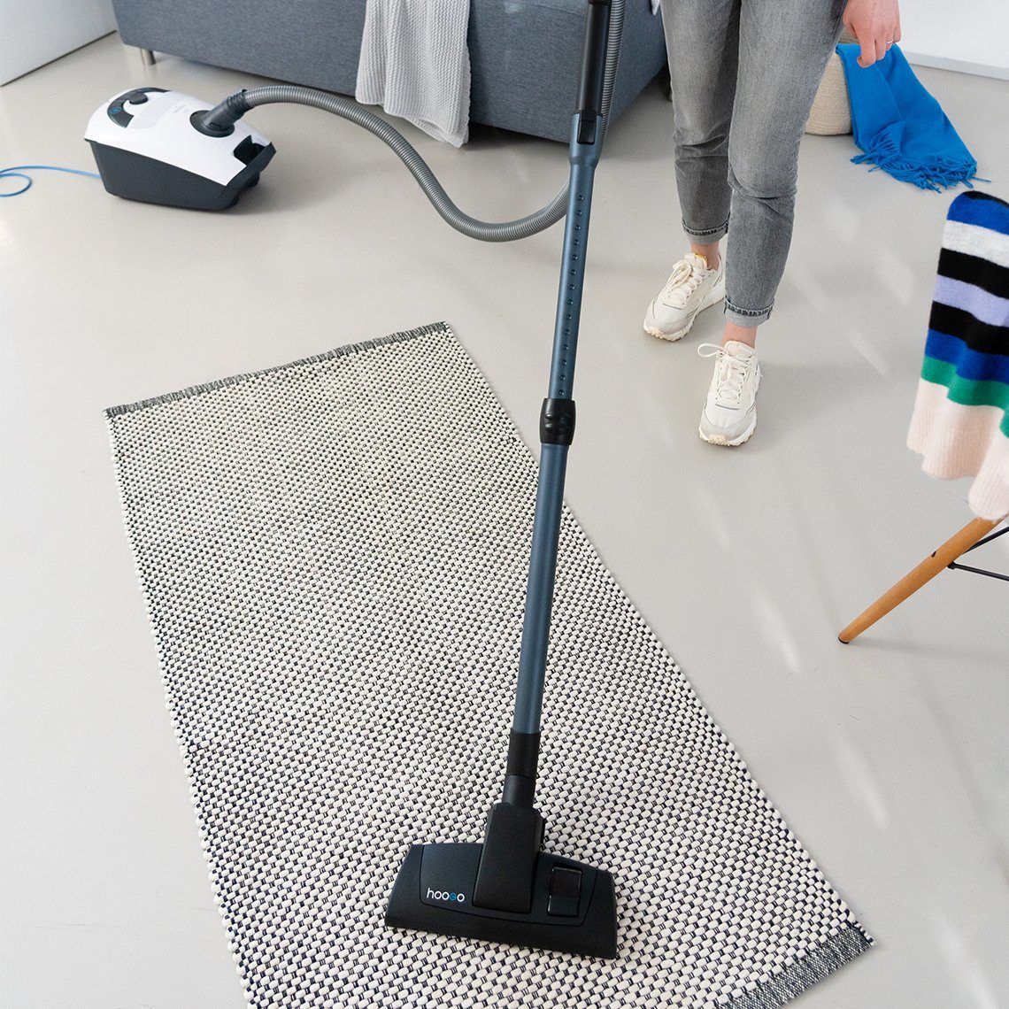 hoogo Bodenstaubsauger B3+, 850 W, mit Beutel, extra leise, Reichweite 11m, für Allergiker (HEPA 14)