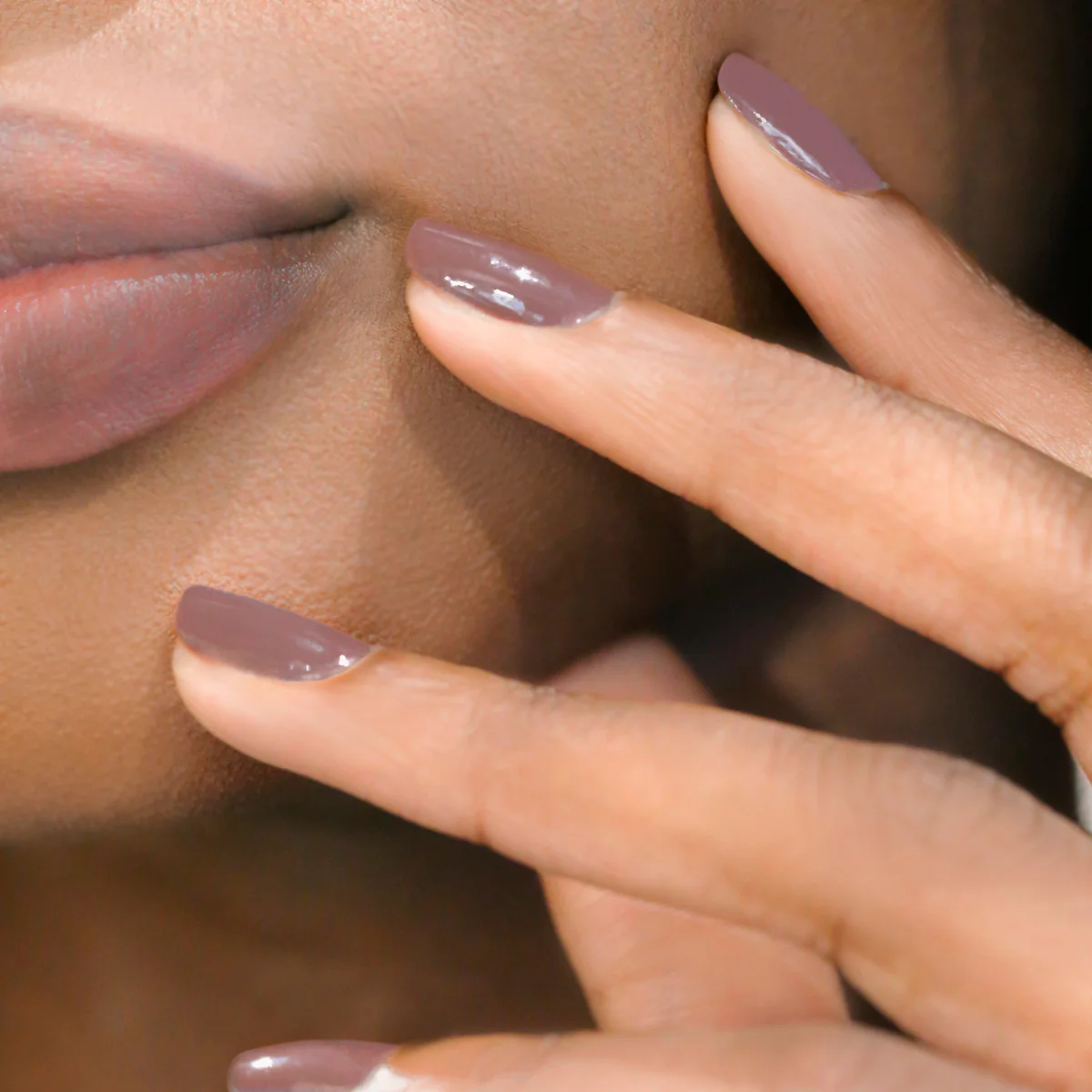 GREEN FLASH Nails - Oja Semipermanentă - Oja cu Efect Gel