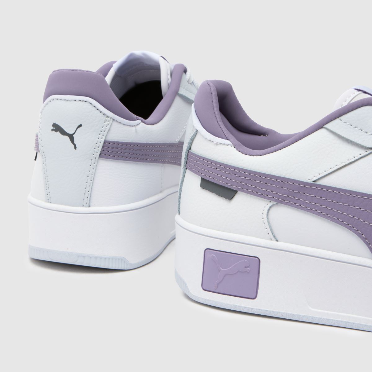 PUMA carina ulični športni copati v beli in vijolični barvi
