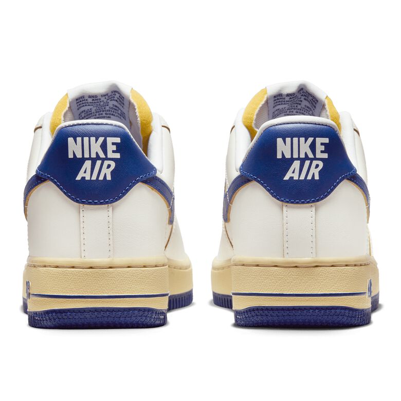 NIKE Wmns Air Force 1 Low 