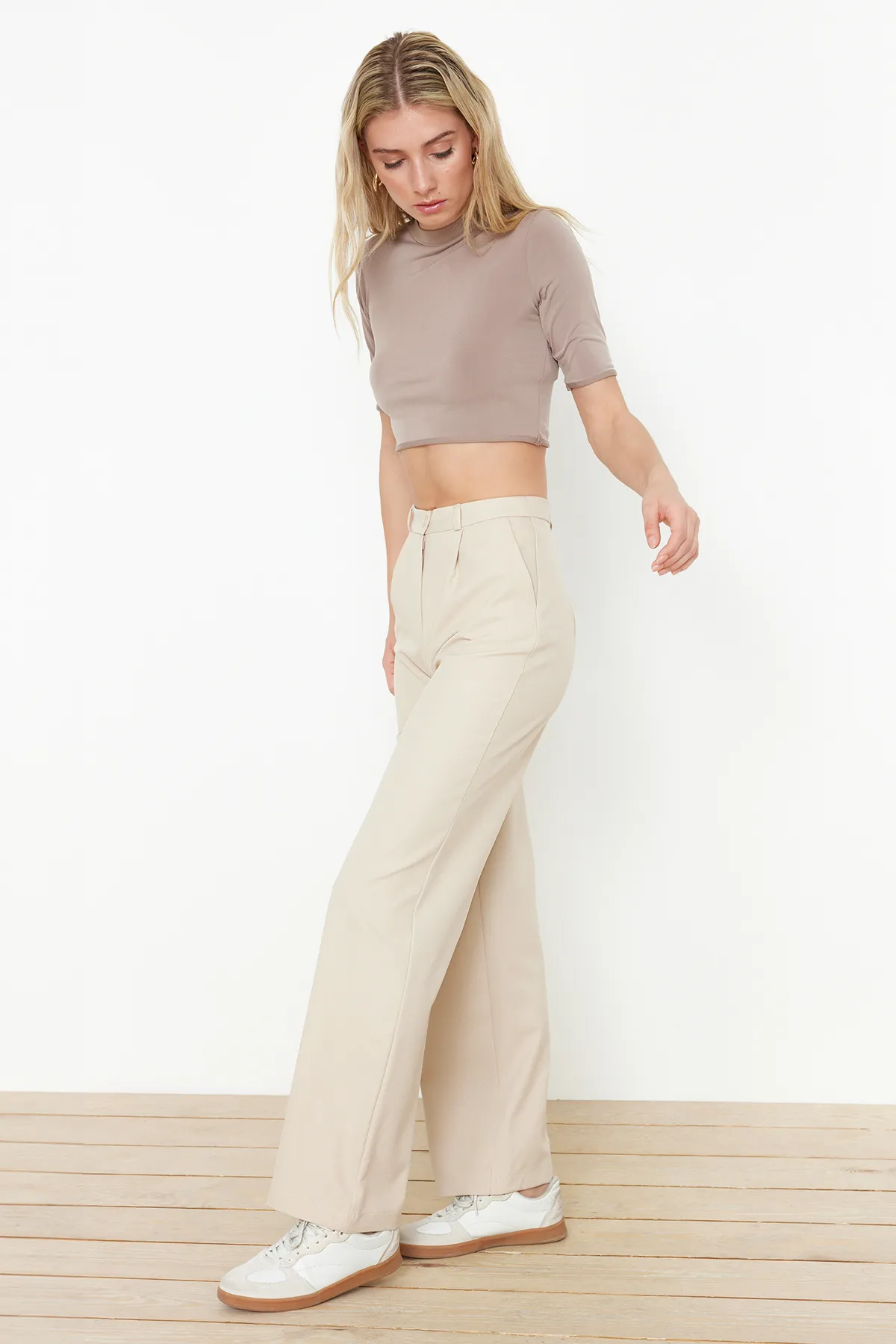 Trendyol Collection  Beige Weite Bein/Weite Bein Webhose TWOSS24PL00084