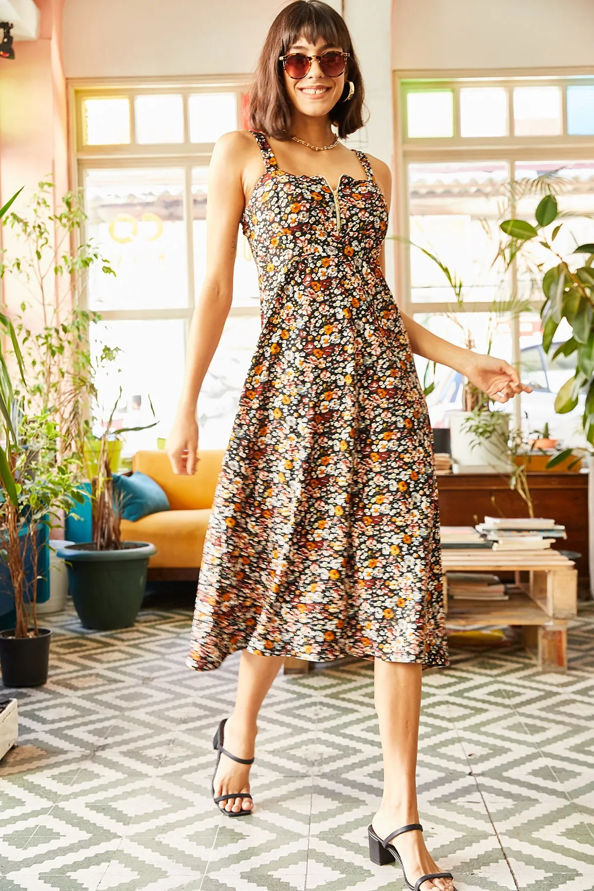 Olalook  Mehrfarbiges, gemustertes Damenkleid mit Reißverschluss ELB-19000615