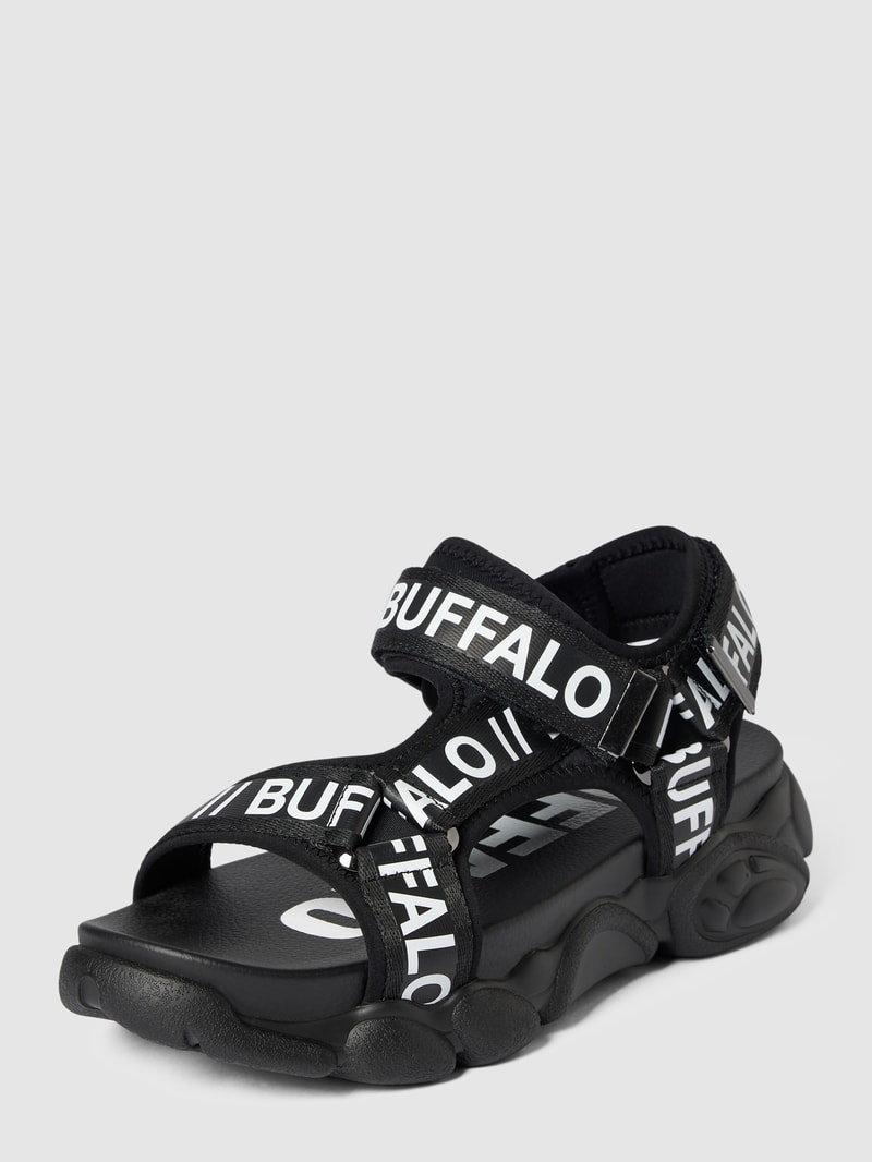 Sandalen mit Plateausohle in schwarz