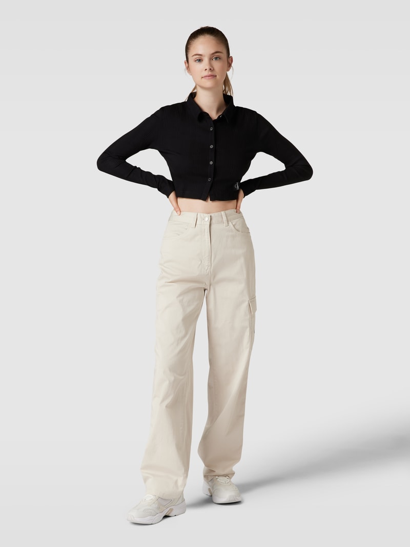 Cropped Strickjacke mit Label-Patch Modell 'BADGE ELONGATED' in black