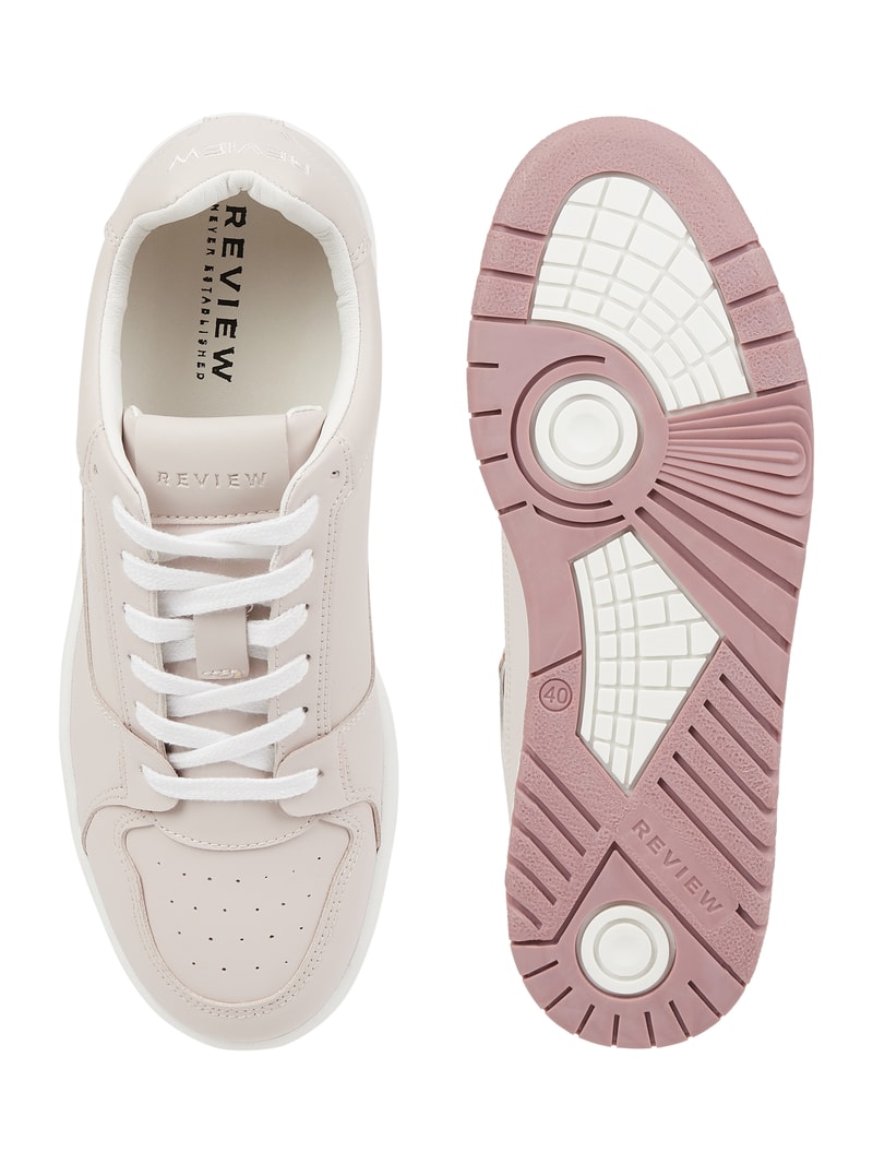 Sneaker mit Label-Details in beige