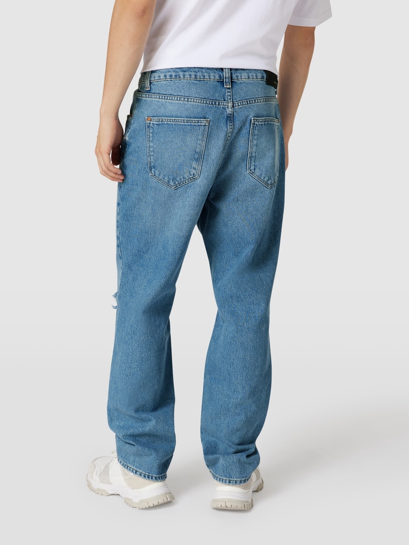 Jeans im Destroyed-Look in blau